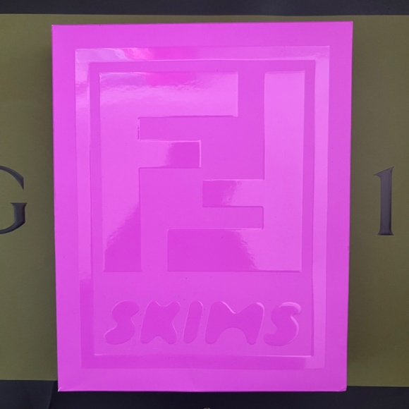 Fendi x SKIMS Sleeveless Mid Thigh Bodysuit - Picture 4 of 4